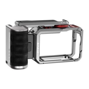 Gabbia di espansione in titanio con maniglia e connessioni Puluz aggiuntive per DJI Osmo Action 6
